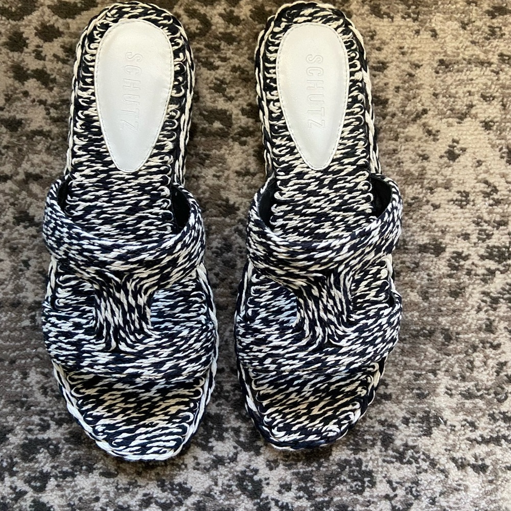 Schutz size 7. New without box.